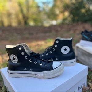 Converse LEATHER high tops size 5.5 adult or 4 Youth